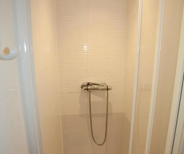 Coroleu House Hostel *